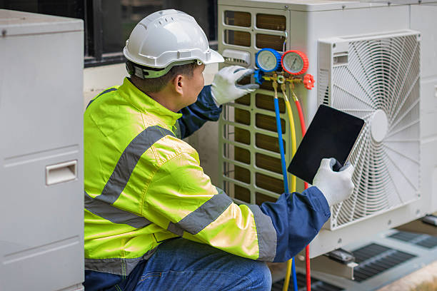 Professional Hvac technician working in De Soto, MO